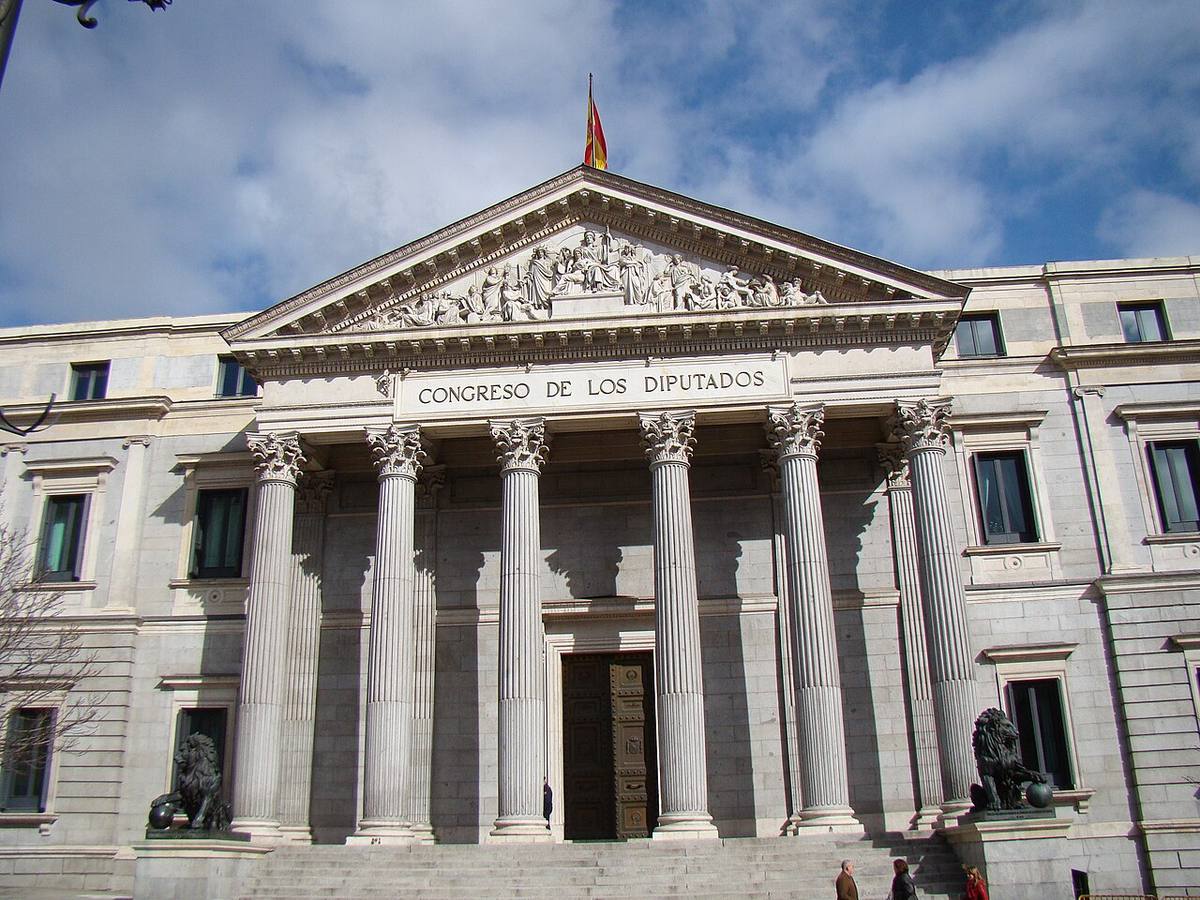Fachada principal del Congreso de los Diputados en Madrid.