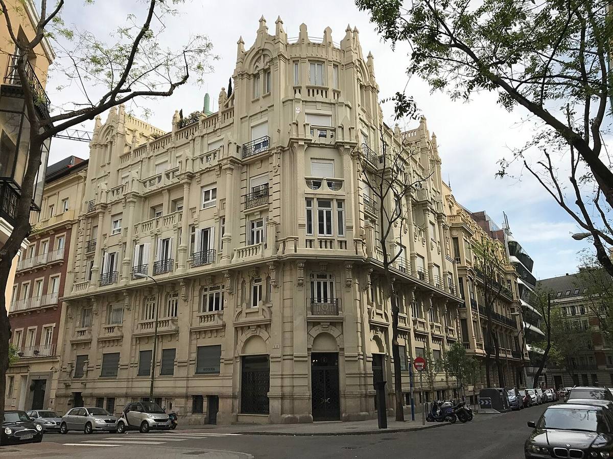 Fachada de un edificio de viviendas en Madrid.