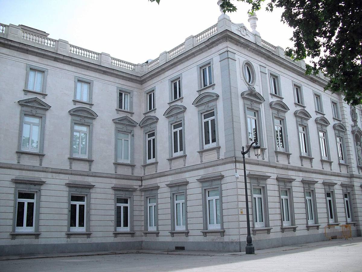Vista de una de las esquinas del edificio del Tribunal Supremo en Madrid.