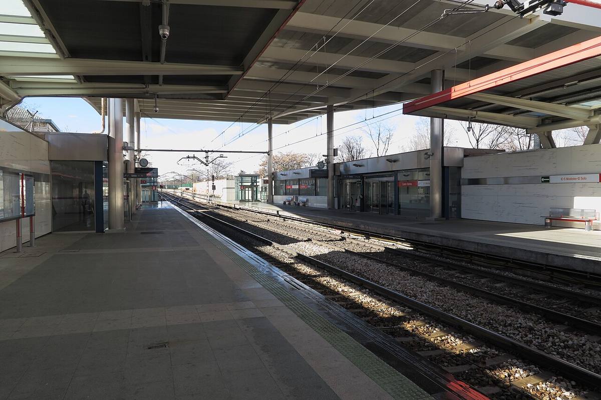 Vista general de la estación de Cuatro Vientos, situada en las proximidades de la calle Medina del Campo.