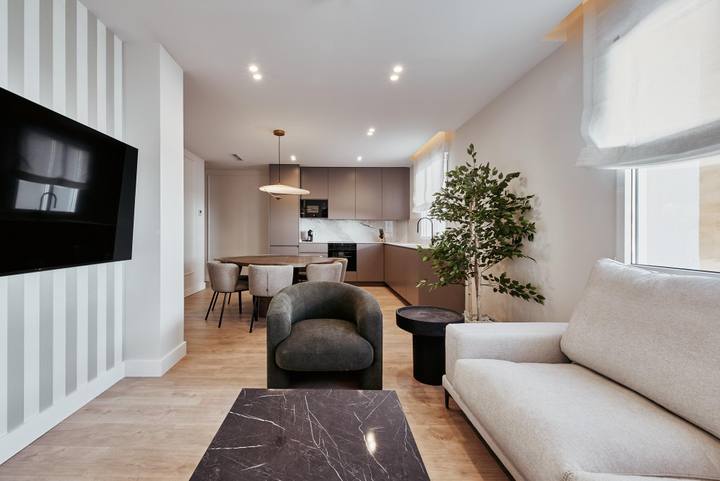 Piso de 4 dormitorios en Alcalde Sainz de Baranda 53 — Ibiza, Madrid
